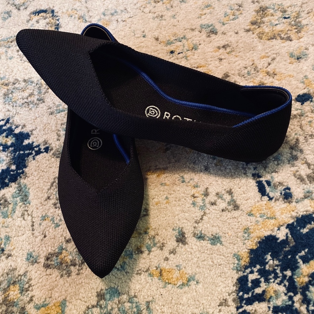 Rothy’s black point flat